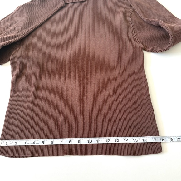 Secondhand Moda Intl, Turtleneck - Picture 5 of 9